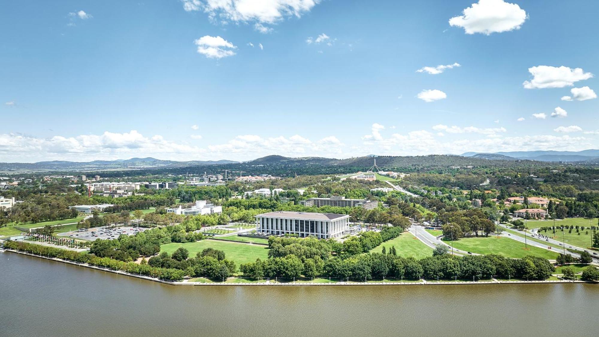 Meriton Suites Canberra Exterior foto Aerial view of the Australian Institute of Sport