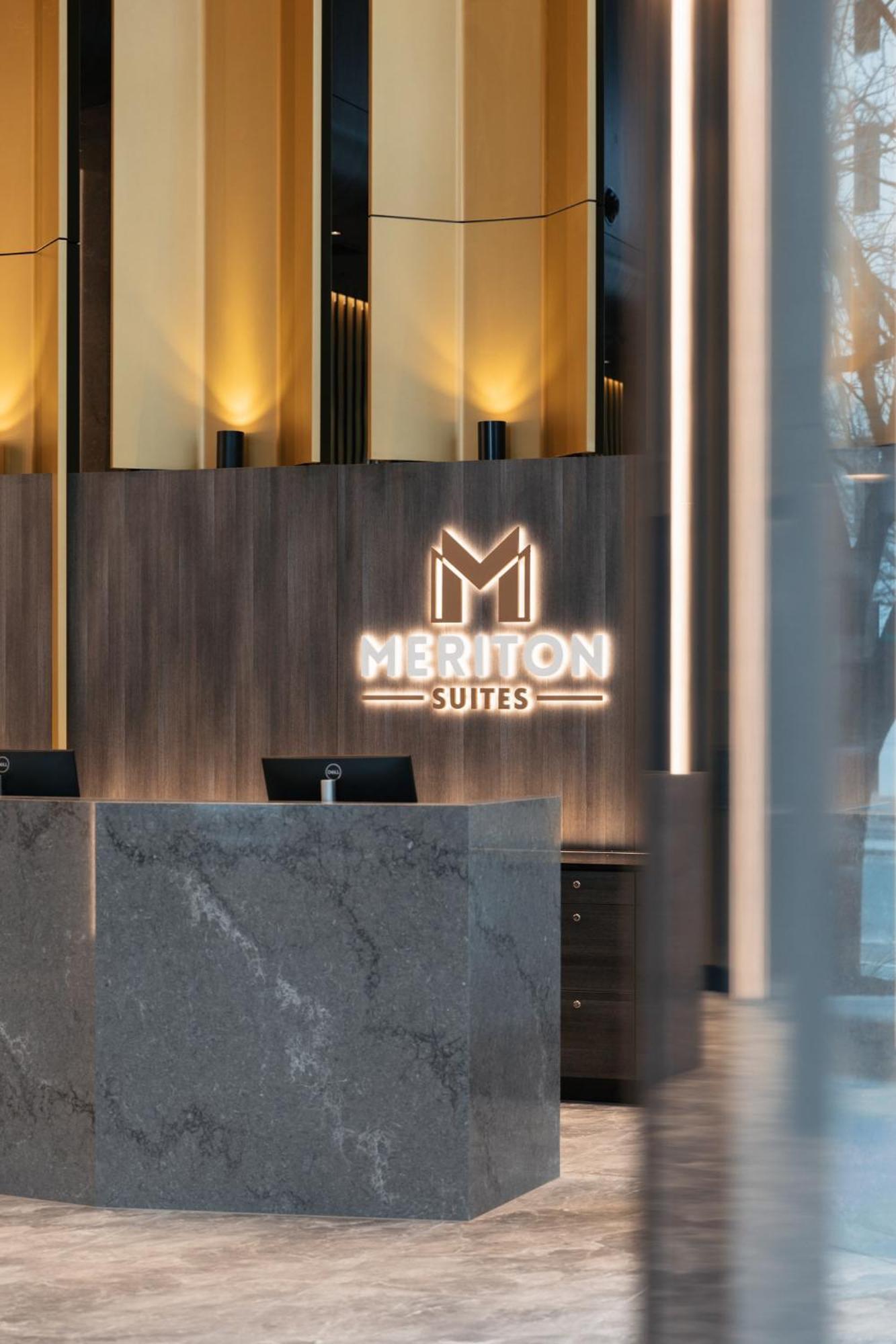 Meriton Suites Canberra Exterior foto Meriton Suites