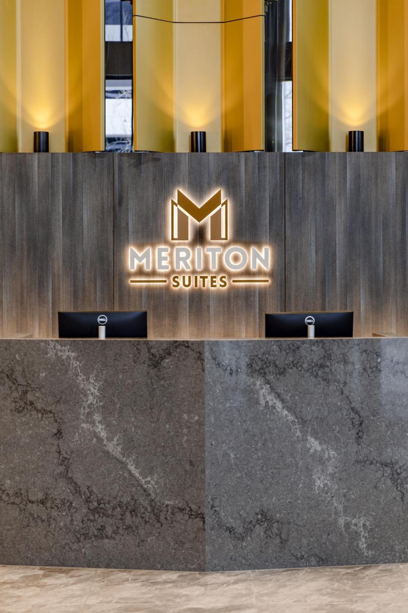 Meriton Suites Canberra Exterior foto Meriton Suites