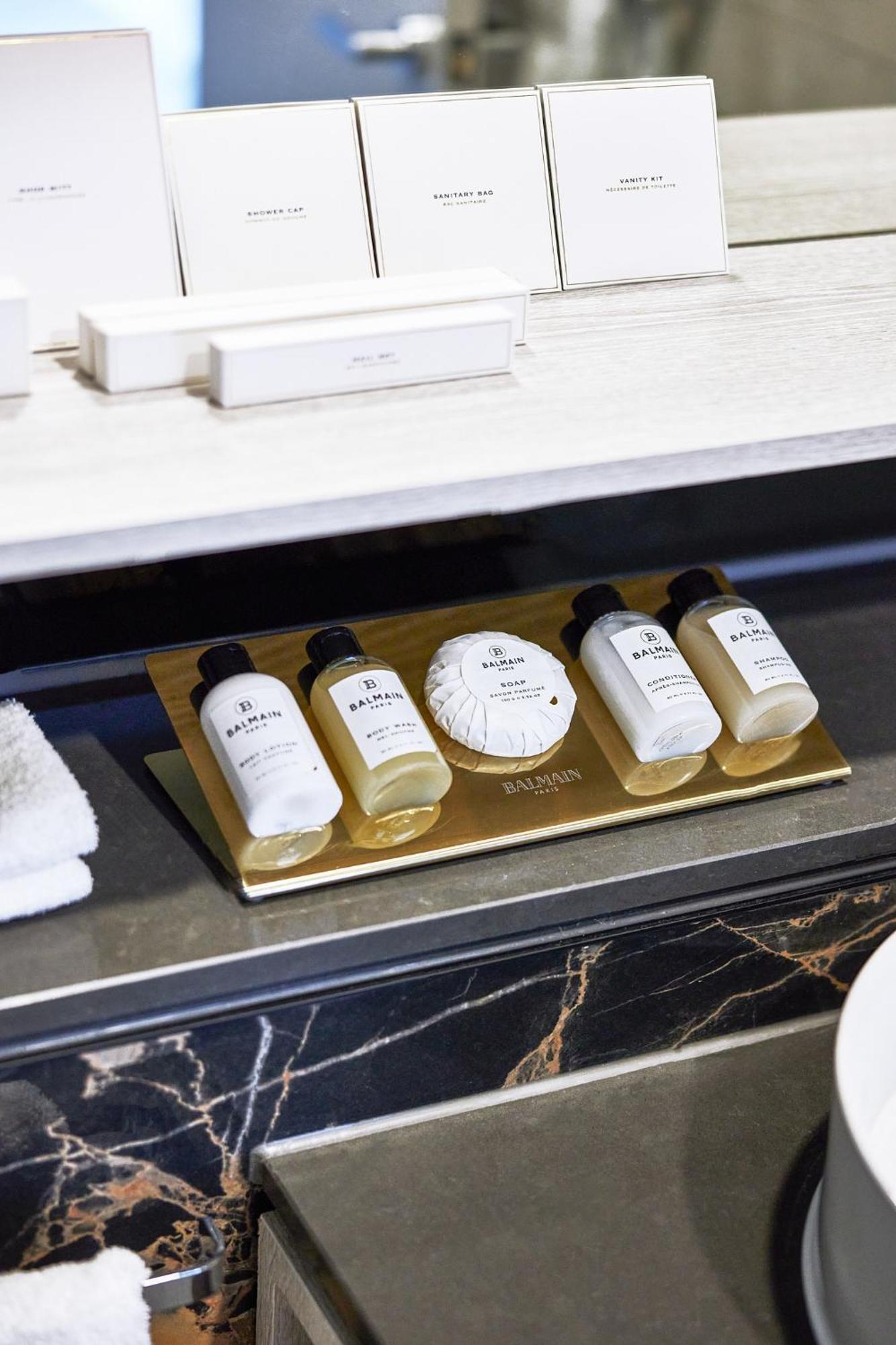 Meriton Suites Canberra Exterior foto Balmain toiletries