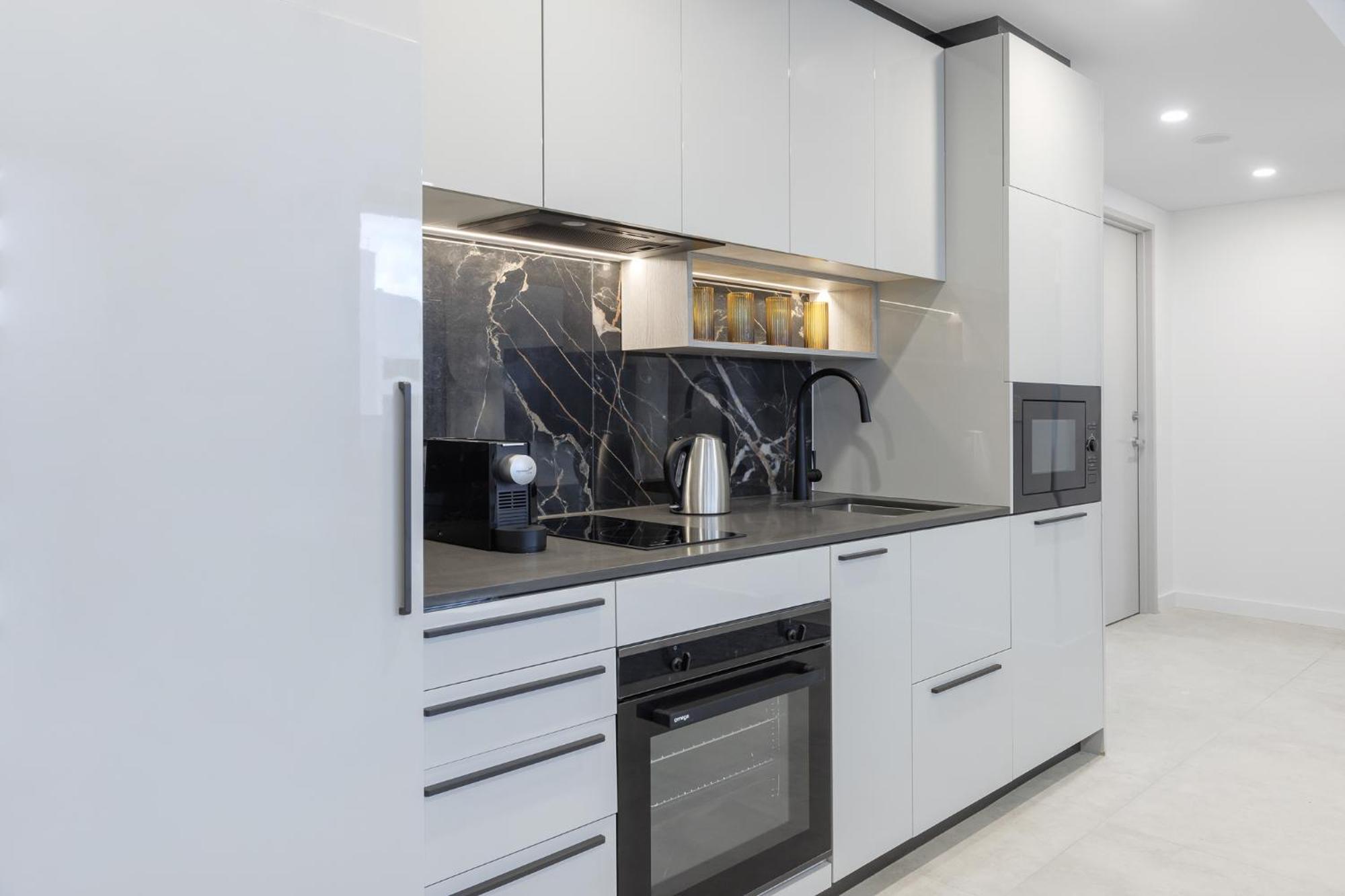 Meriton Suites Canberra Exterior foto A modern kitchen