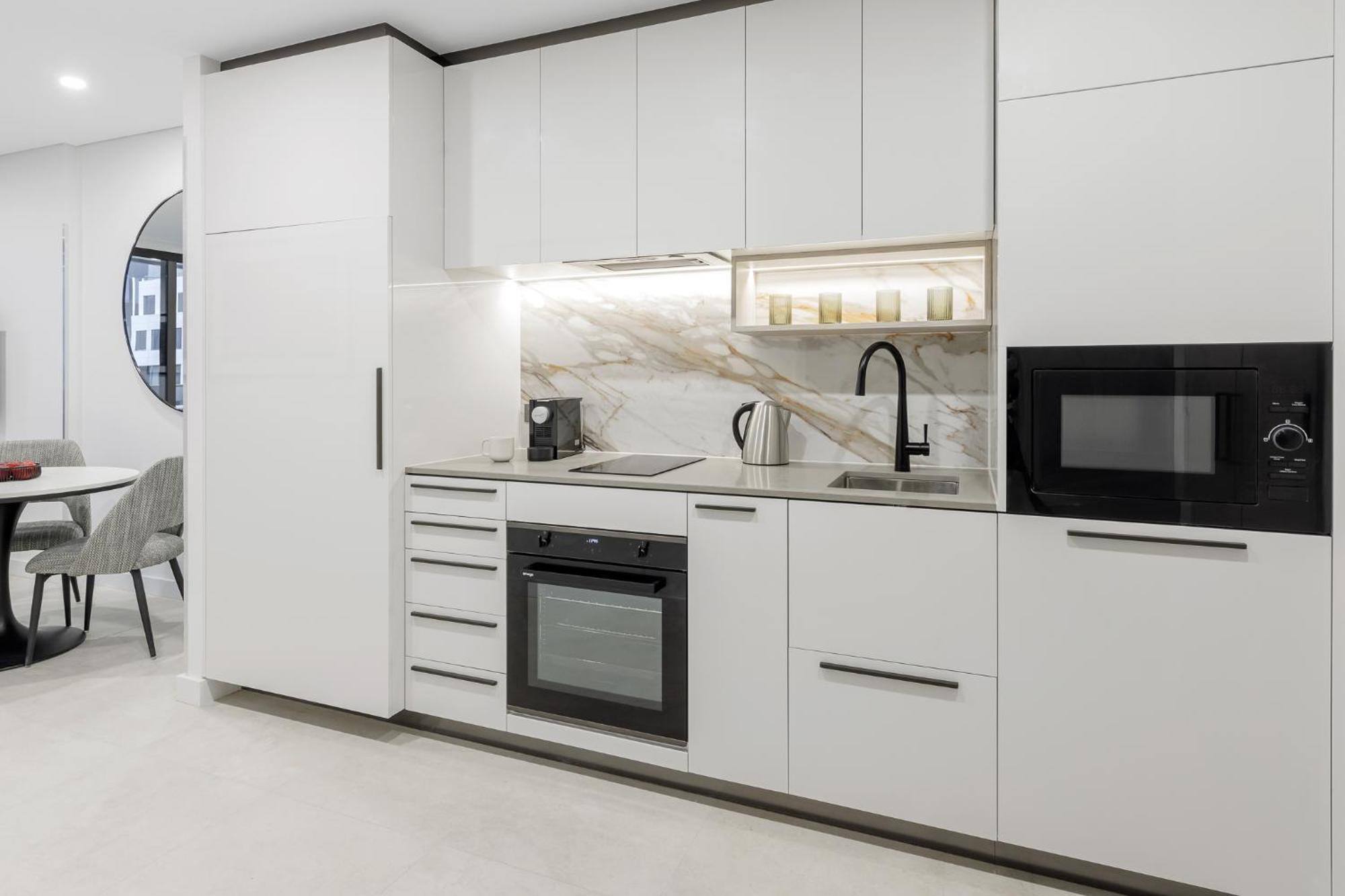 Meriton Suites Canberra Exterior foto A modern kitchen