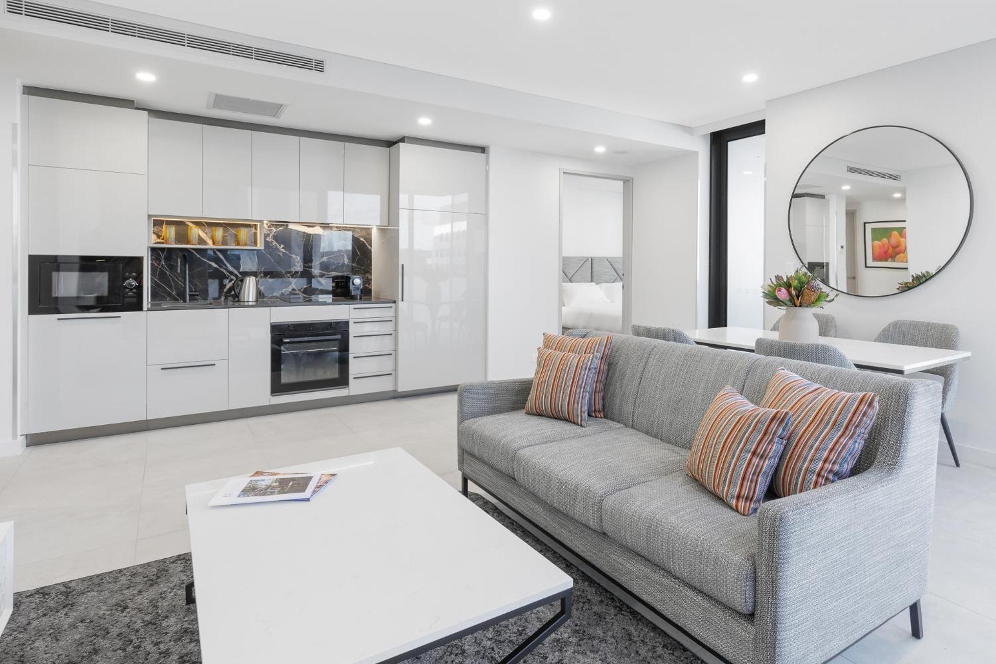 Meriton Suites Canberra Exterior foto A typical apartment interior